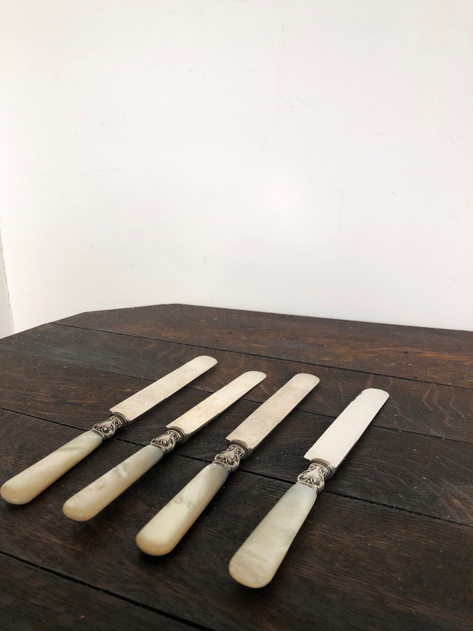 LOVELY Lustrous Mother of Pearl Handle Knives, Set of 4 Beautiful - Ruby  Lane