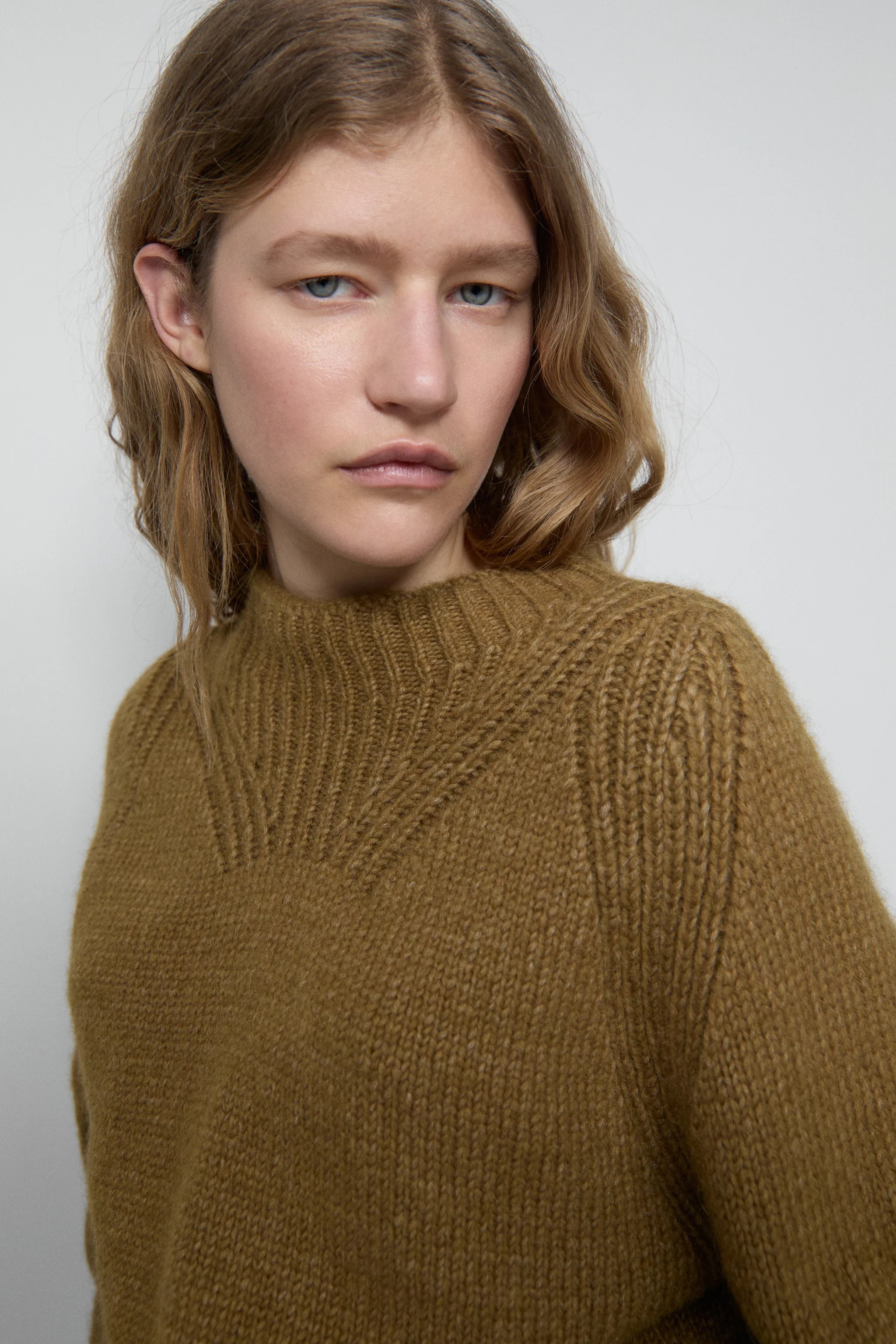 Closed Longsleeve Sweater In Tullamore Brown