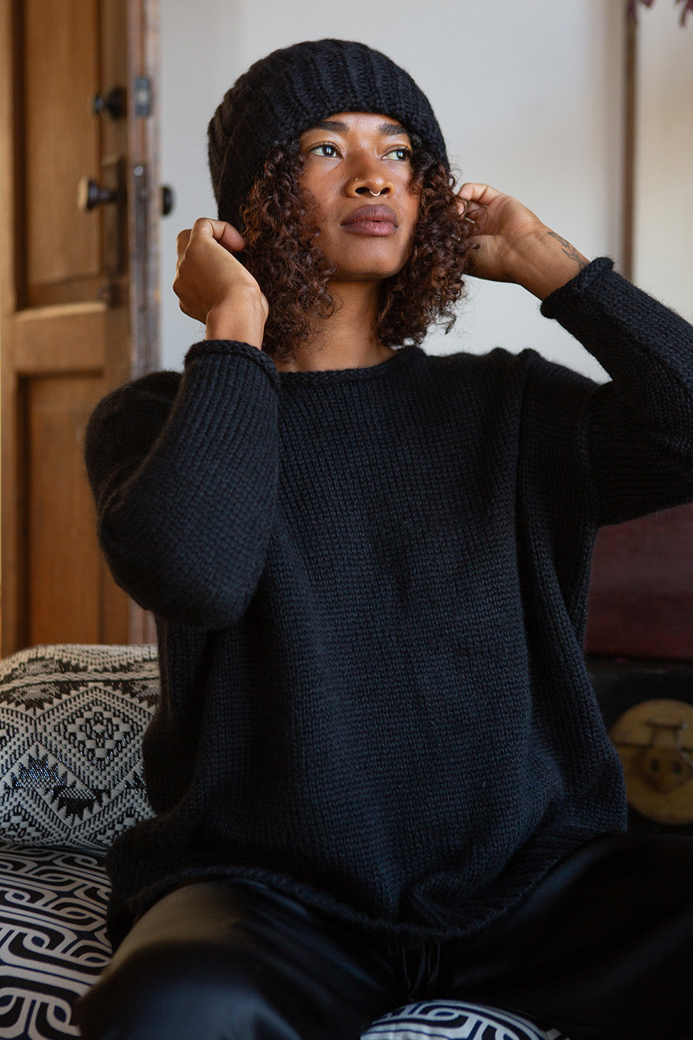 Alpaca Beanie in Black