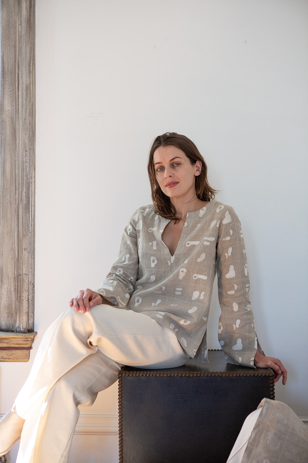 Diego Linen Top in Natural Solid Embroidery