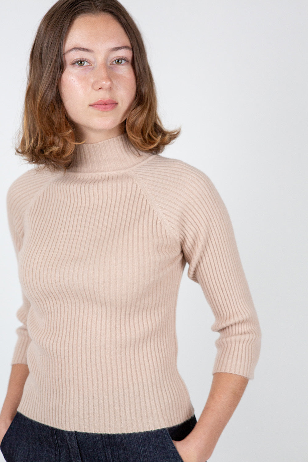 Cashmere Ribbed Mock Turtleneck Sweater In Fawn